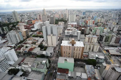  CAXIAS DO SUL, RS, BRASIL, 16/11/2016. Vistas aéreas da cidade de Caxias do Sul. (Porthus Junior/Pioneiro)