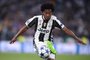  Juventus forward from Colombia Juan Cuadrado controls the ball during the UEFA Champions League semi final second leg football match Juventus vs Monaco, on May 9, 2017 at the Juventus stadium in Turin.  / AFP PHOTO / Filippo MONTEFORTEEditoria: SPOLocal: TurinIndexador: FILIPPO MONTEFORTESecao: soccerFonte: AFPFotógrafo: STF