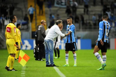  PORTO ALEGRE, RS, BRASIL 15/05/2017 - Grêmio enfrenta o Botafogo neste domingo, na Arena, em sua estreia no Campeonato Brasileiro 2017. (FOTO: CARLOS MACEDO/AGÊNCIA RBS).