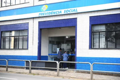  CAXIAS DO SUL, RS, BRASIL, 15/05/2017. Agência do INSS, em Caxias, teve que reagendar atendimentos e deixar de fazer perícias para não ar a rede, que poderia estar comprometida devido aos ataques de hackers em mais de 100 países. As agências da previdência em Santa Catarina, por exemplo, tiveram diversos computadores criptografados. (Diogo Sallaberry/Agência RBS)