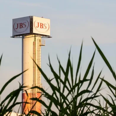 JBS UNIDADE JUNDIAÍ

SP - JBS/JUNDIAI - GERAL - Unidade da JBS -  Friboi em Jundiaí, interior de SP. A empresa é líder mundial em processamento de carne bovina, ovina e de aves, está envolvida na operação “Carne Fraca” da polícia federal, sob investigação de irregularidades na produção de carnes. 22/03/2017 - Foto: CADU ROLIM/FOTOARENA/FOTOARENA/ESTADÃO CONTEÚDO

Editoria: GERAL
Local: JUNDIAÍ
Indexador: CADU ROLIM
Fonte: 1290910
Fotógrafo: FOTOARENA