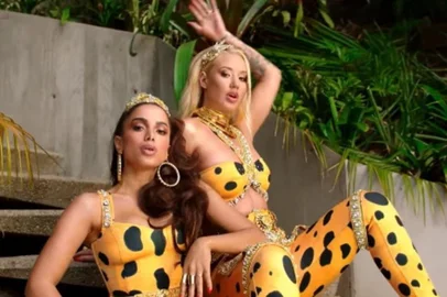 Anitta e Iggy Azalea no clipe de Switch