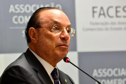  São Paulo - O deputado federal Paulo Maluf participa de evento na Associação Comercial de São Paulo sobre perspectivas e investimentos para 2016 (Rovena Rosa/Agência Brasil)