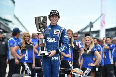 Matheus Leist, piloto gaúcho na Indy Lights, venceu as 100 Milhas de Indianápolis e depois fez teste com Fórmula-Indy. FOTO: INDY LIGHTS, DIVULGAÇÃO