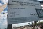  PORTO ALEGRE, RS, BRASIL - 2017.02.23 - As obras na avenida Ceará, com previsão de conclusão para a Copa do Mundo de 2014, estão atrasadas e ainda conta com uma placa que diz "previsão de término: 03/06/2014". (Foto: ANDRÉ ÁVILA/ Agência RBS)