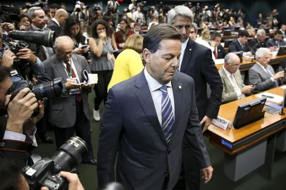 CCJ inicia reunião para analisar denúncia contra Temer, Sergio Zveiter