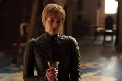 Lena Headey como a rainha Cersei em cena de Game of Thrones, série da HBO inspirada em épico de fantasia medieval de George R.R. Martin.