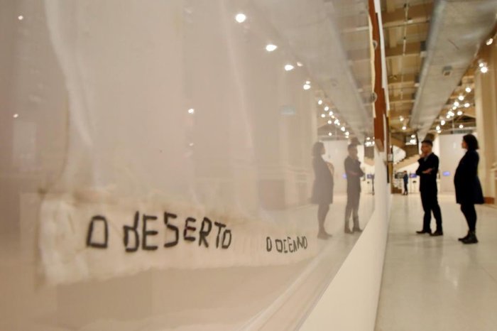  

PORTOALEGRE-RS-BR 14.08.2017
Exposição do Santander Cultural chamada Queermuseu ¿ Cartografias da Diferença na Arte Brasileira.
Obra de Leonilson - Leo Não Pode Mudar O Mundo - 1991.
FOTÓGRAFO: TADEU VILANI AGÊNCIARBS Editoria/Caderno: Segundo Caderno