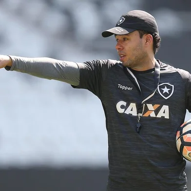  

Jair Ventura. Treino do Botafogo no Estadio Nilton Santos. 08 de agosto de 2016, Rio de Janeiro, RJ, Brasil. 
Indexador: Vitor Silva/SSPress/Botafogo