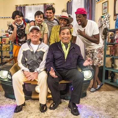 os trapalhões, Didi ( Renato Aragão ), Dedé ( Dedé Santana ), Didico ( Lucas Veloso ), Dedeco ( Bruno Gissoni ), Mussa ( Mumuzinho ), Zaca ( Gui Santana ) e Tião ( Nego do Borel )