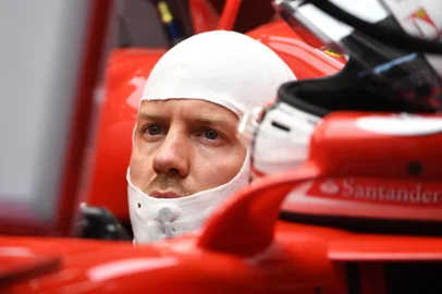  

Ferraris German driver Sebastian Vettel looks on in the pits during the second practice session at the Spa-Francorchamps circuit in Spa on August 25, 2017 ahead of the Belgian Formula One Grand Prix. / AFP PHOTO / Emmanuel DUNAND

Editoria: SPO
Local: Spa-Francorchamps
Indexador: EMMANUEL DUNAND
Secao: motor racing
Fonte: AFP
Fotógrafo: STF