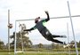 Por que Sampaoli quer a contratação de goleiro revelado pelo Inter