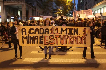  PORTO ALEGRE, RS, BRASIL 01/06/2016 - Entidades e movimentos sociais promovem um ato contra a cultura do estupro no país. (FOTO: ANDRÉ ÁVILA/AGÊNCIA RBS).
