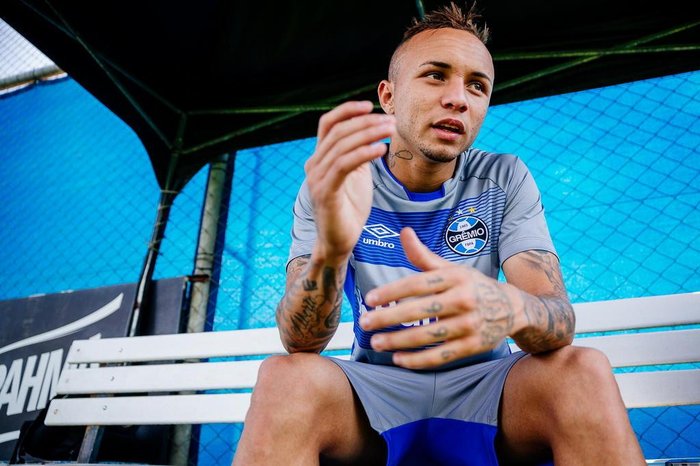 Pedro Rocha deixou um deserto na esquerda do ataque do Grêmio