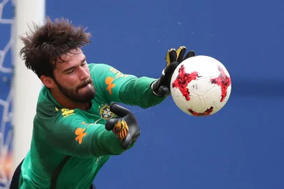 Alisson; Seleção Brasileira
