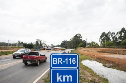  TURUÇU, RS, BRASIL - 20-04-2017 - BR-116 _ ZH conta a história de personagens que usam ou dependem da estrada. Estrada que liga Turuçu a Pelotas. (FOTO: ANDERSON FETTER/AGÊNCIA RBS)Indexador: Anderson Fetter