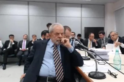  

LULA MORO FRAME