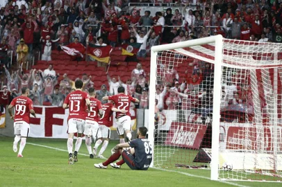  

PORTO ALEGRE, RS, BRASIL, 16-09-2017.Inter enfrenta o Figueirense no Beira-Rio
Jogo é válido pela 24ª rodada da Série B. Se o Inter vencer, assume a liderança do campeonato. (CARLOS MACEDO/AGÊNCIA RBS)