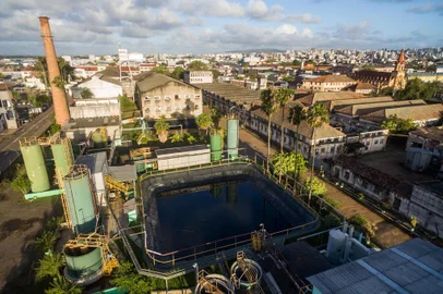  

PORTO ALEGRE, RS, BRASIL, 17/09/2017. Cettraliq, um ano depois. Atualizando a situação da água em Porto Alegre um ano depois dos problemas na Cettraliq. (FOTO: OMAR FREITAS/AGÊNCIA RBS)
Local: Porto Alegre
