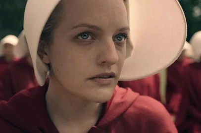 The Handmaid¿s Tale é uma paulada do serviço de streaming Hulu protagonizada por Elisabeth Moss