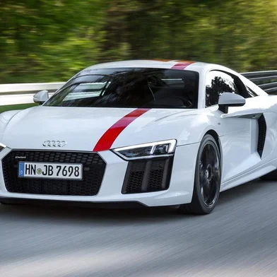 Audi R8 V10 ganha versão com tração traseira