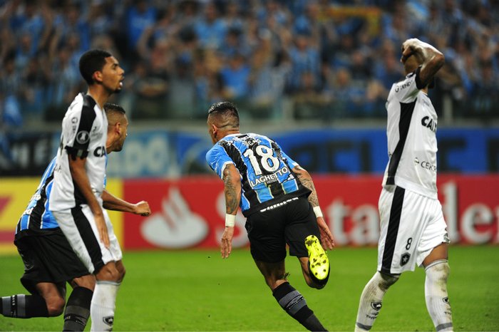 Só alegria!: Botafogo vence e sai na frente por vaga na 'Sula