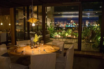 Com investimento de R$ 3 milhões, o restaurante Thai Mee será inaugurado nesta quinta-feira (14), a partir das 19h, no Boulevard Laçador. A iniciativa é de Edu Sehn, com 28 anos de experiência neste mercado e mais de uma dezena de viagens à Tailândia no passaporte.