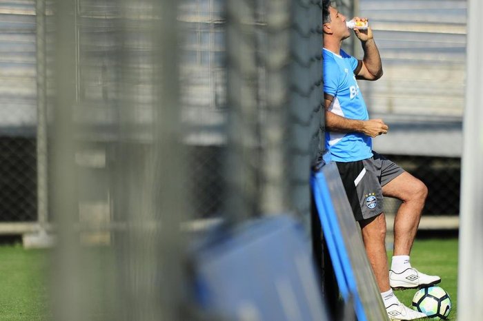 PORTO ALEGRE, RS, BRASIL - 21-09-2017 - Recuperar Luan, inscrever Patrick e mergulhar no rival: as missões do Grêmio até a decisão da semifinal
Clube terá até o dia 25 de outubro para se preparar para o jogo contra o Barcelona-EQU . Renato Portaluppi (FOTO: LAURO ALVES/AGÊNCIA RBS)