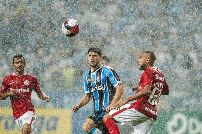 Grêmio e Inter ficam no 2 a 2 no Gre-Nal 412, disputado neste sábado, dia 4 de março, na Arena