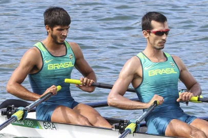 RIO DE JANEIRO - 11/08/2016 - REMO - MASCULINO - DOUBLE-SKIFF PESO LEVE - ESTçDIO DA LAGOA - Competi?¿o da dupla Xavier Vela Maggi e William Giaretton, pela Semifinal C/D 1. Jogos Rio 2016. Foto: Marcelo Pereira/Exemplus/COB

RIO DE JANEIRO - 11/08/2016 - REMO - MASCULINO - DOUBLE-SKIFF PESO LEVE - ESTçDIO DA LAGOA - Competio da dupla Xavier Vela Maggi e William Giaretton, pela Semifinal C/D 1. Jogos Rio 2016. Foto: Marcelo Pereira/Exemplus/COB
Local: RIO DE JANEIRO
Indexador: Marcelo Pereira/Exemplus/COB
Fonte: Marcelo Pereira/Exemplus/COB
