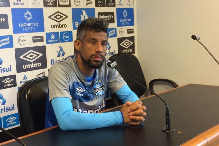 Léo Moura admite necessidade de Grêmio recuperar o futebol perdido