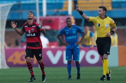  

Avaí X Atlético Goianiense na Ressacada, jogo valido pelo Campeonato Brasileiro