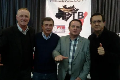  Gilberto Madalosso, vereador Adiló Didomenico, deputado estadual Ronaldo Santini e ex-vereador Zoraido Silva.