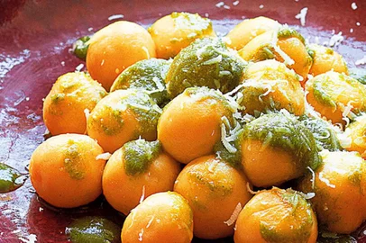 Nhoque de Mandioquinha ao Molho Pesto