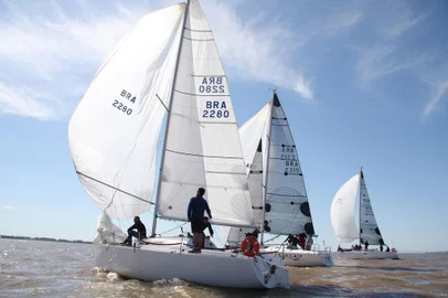 Regata de Oceano do Troféu Cayru, no Guaíba, em Porto Alegre.