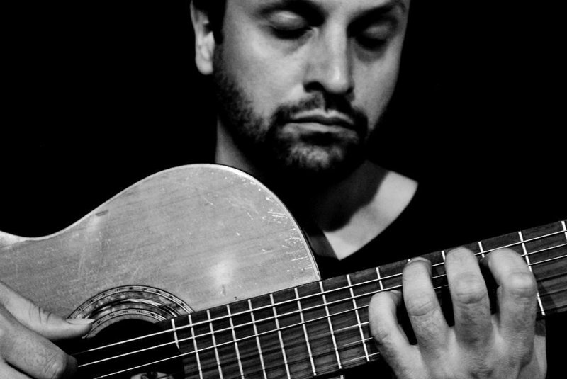O violonista Leonel Costa lança seu primeiro álbum autoral, Nó de Pinho 