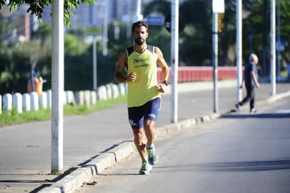  

PORTO ALEGRE, RS, BRASIL, 04-10-2017. O triatleta Lucas Pretto disputará o Ironman no Havaí em 14 de outubro. (RONALDO BERNARDI/AGÊNCIA RBS)