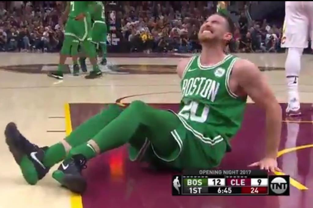 Dois meses depois de sofrer lesão grave, ala dos Celtics está próximo de  retirar a bota ortopédica - ESPN