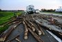 Motorista morre em colisão entre dois caminhões na freeway, em Glorinha