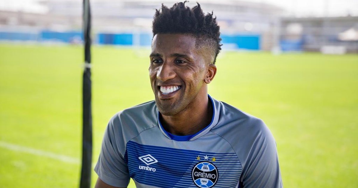 Cortez vê bom sinal em chute de Renato e brinca: Está vindo alguma coisa boa por aí
