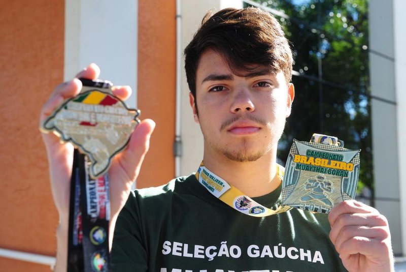  Caxias do Sul, RS, Brasil (23/10/2017). Leonardo Rodrigues de Matos foi campeão brasileiro juvenil, na categoria 63,5kg, de Muay Thai Boran. Competição foi disputada em Ribeirão Preto-SP. (Roni Rigon/Pioneiro).