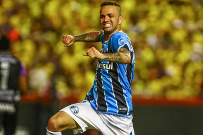 grêmio, barcelona-equ, libertadores, guayaquil, gol, luan