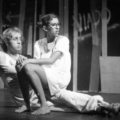  

Trate-me Leão, peça de teatro do grupo carioca Asdrúbal Trouxe o Trompone.
22/08 a 28/08/1977, no Teatro Presidente, em Porto Alegre.

#CRÉDITO: Floriano, Agência RBS, 24/08/1977
*
#ENVELOPE: 122345