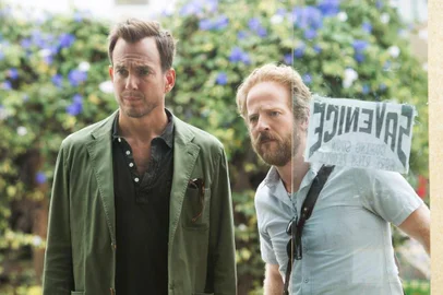 Flaked é uma série de comédia original Netflix estrelada por Will Arnett de The Millers. A 1ª temporada consiste em 8 episódios de 30 minutos cada, lançados simultaneamente em 11 de março de 2016.