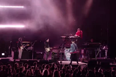 Linkin Park faz show em homenagem a Chester Bennington