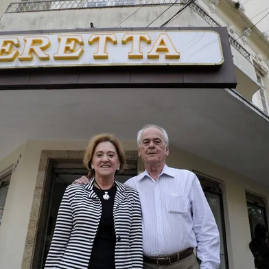  CAXIAS DO SUL, RS, BRASIL, 30/10/2017 - A Beretta jóias e relógios está completando 100 anos de história. NA FOTO: Valter e Beatriz Beretta - proprietários. (Marcelo Casagrande/Agência RBS)