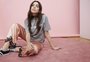 Conheça Dua Lipa, jovem cantora que vai abrir o show do Coldplay em Porto Alegre