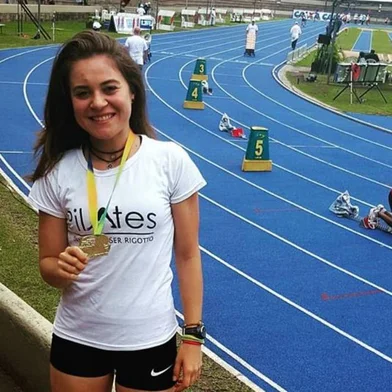  A atleta de Bento Gonçalves, Helen Spadari, 20 anos, foi campeã brasileira sub-23 na prova de 3 mil metros com barreiras. Ela concluiu a prova em 11min37s16.