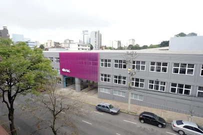  CAXIAS DO SUL, RS, BRASIL 27/10/2015 A Faculdade da Serra Gaúcha (FSG) inaugurou oficialmente o novo campus-sede da instituição na manhã desta terça-feira. O espaço fica na Rua Marechal Floriano, 1229, em Caxias do Sul. (FELIPE NYLAND/AGÊNCIA RBS)Indexador: Felipe Nyland                   