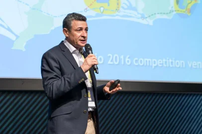 Ex-atleta olímpico de atletismo e campeão pan-americano nos 800m e 1500m em Caracas 1983, Agberto Guimarães foi anunciado nesta terça-feira, dia 4, como o novo diretor executivo de Esportes do Comitê Olímpico do Brasil (COB). Aos 59 anos, Agberto volta ao COB após ter exercido a função de diretor executivo de Esportes e Integração Paralímpica do Comitê Organizador dos Jogos Olímpicos Rio 2016. Como atleta, disputou três Jogos Olímpicos no atletismo (Moscou 1980, Los Angeles 1984 e Seul 1988) e alcançou a quarta colocação nos 800m rasos em Moscou 1980. 